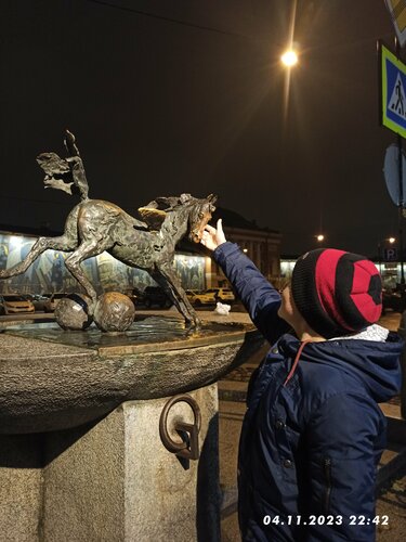 Беті жоқ жалаңаш ерлердің фотоларын қараңыз