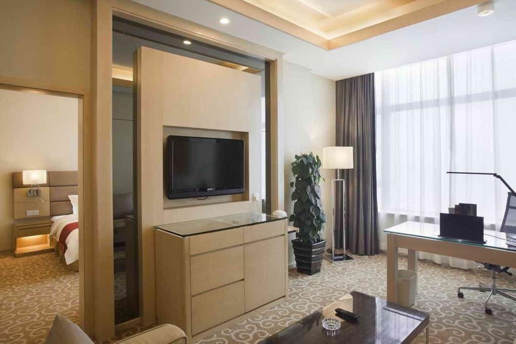 Фото Holiday Inn Wuhan Riverside, an Ihg Hotel