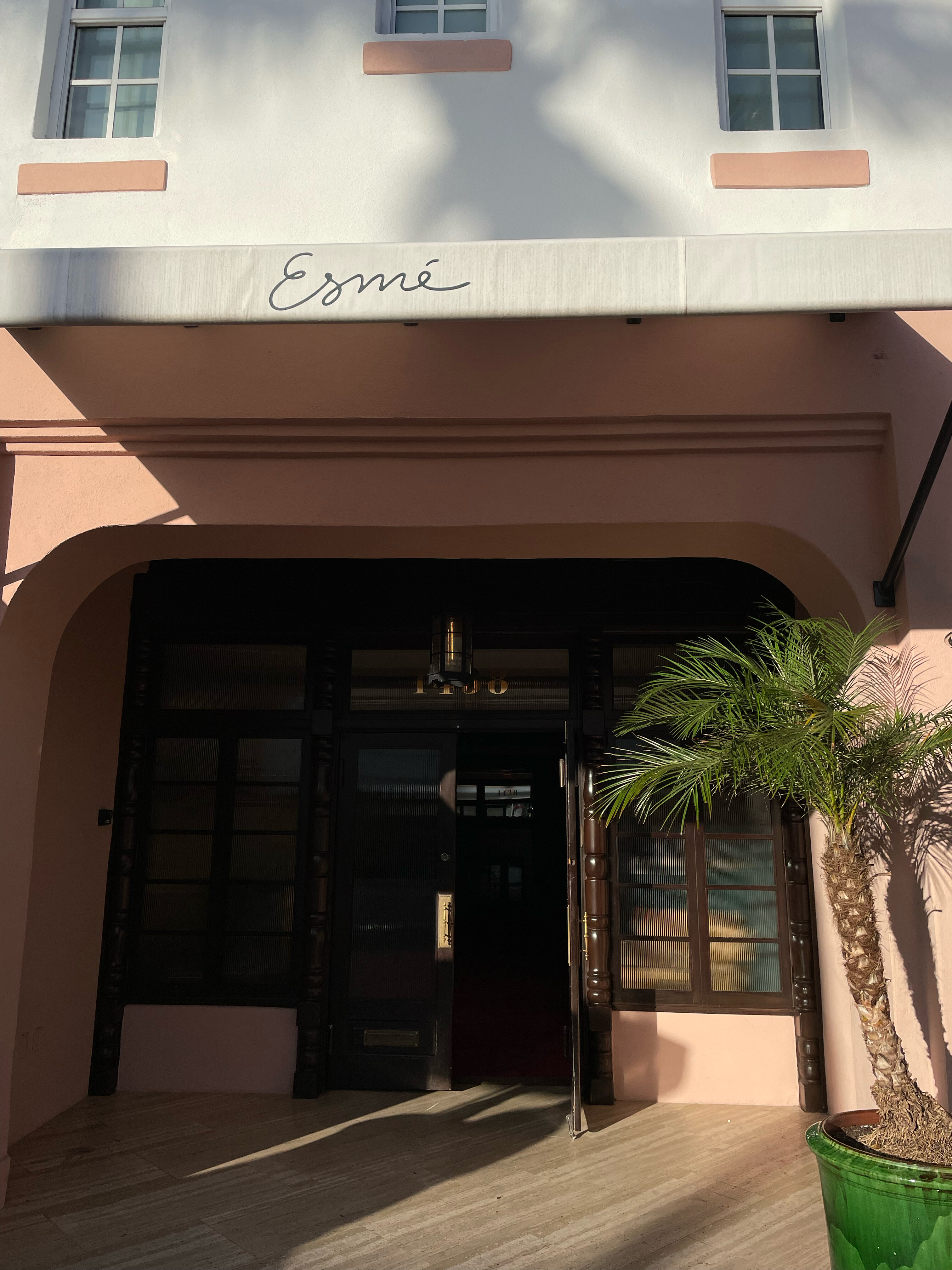 Фото Esmé Miami Beach