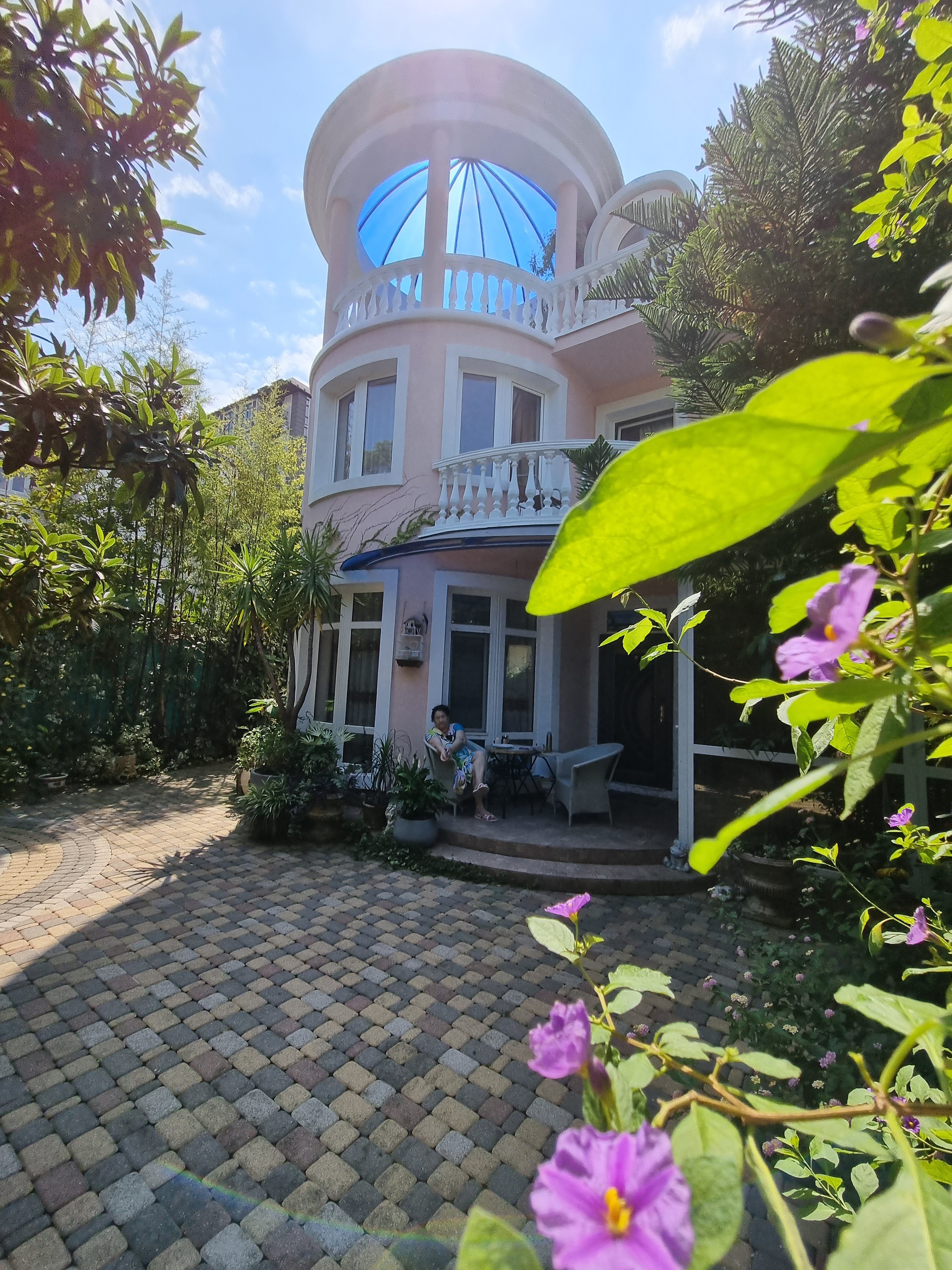 Фото Милана