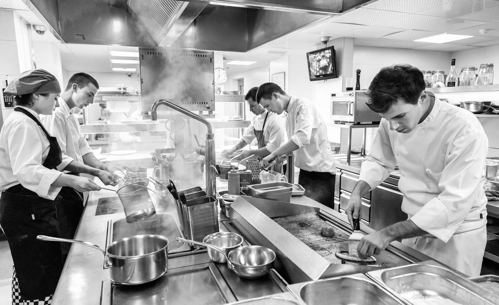 Фото Square Nine