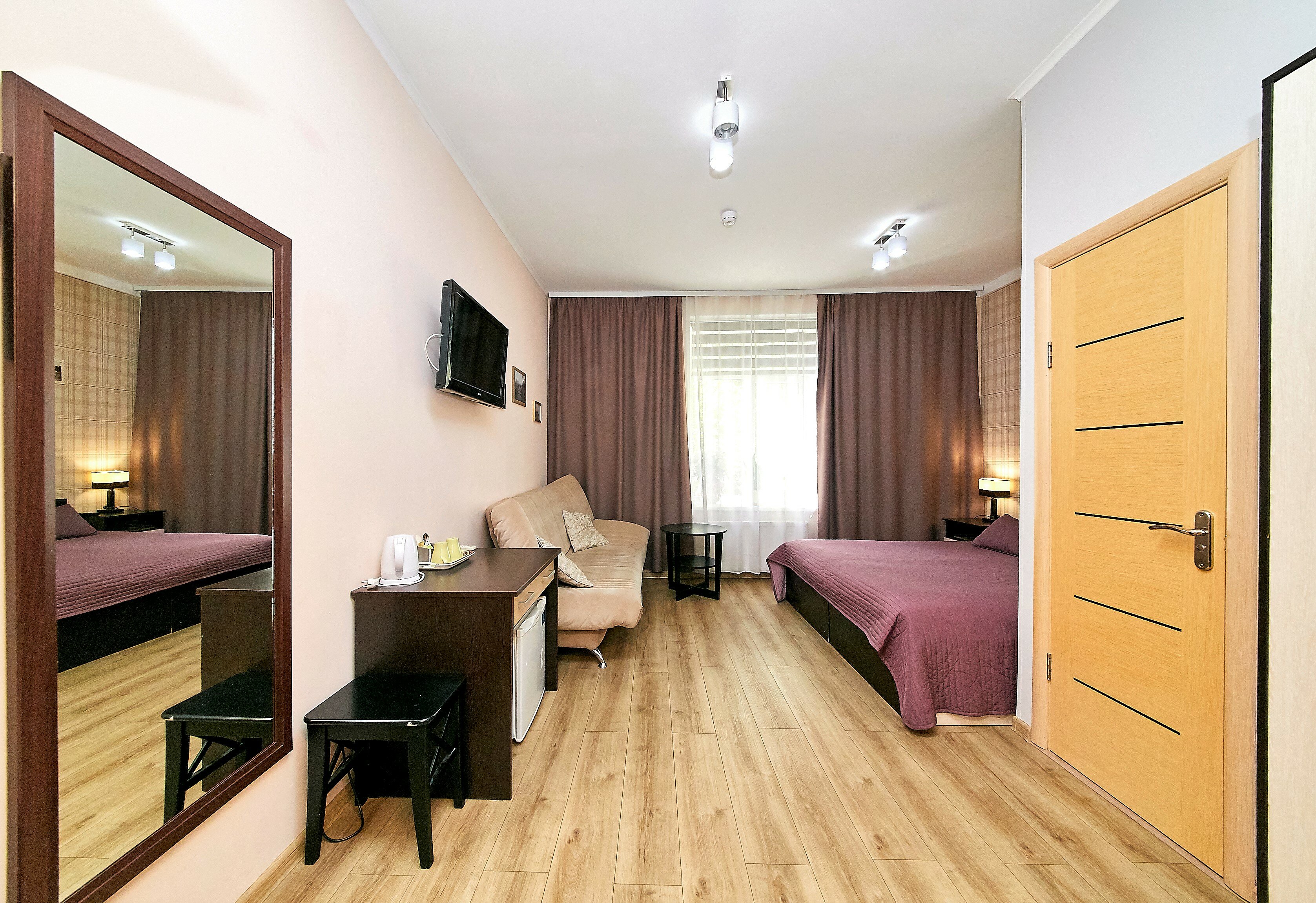 Фото Априори