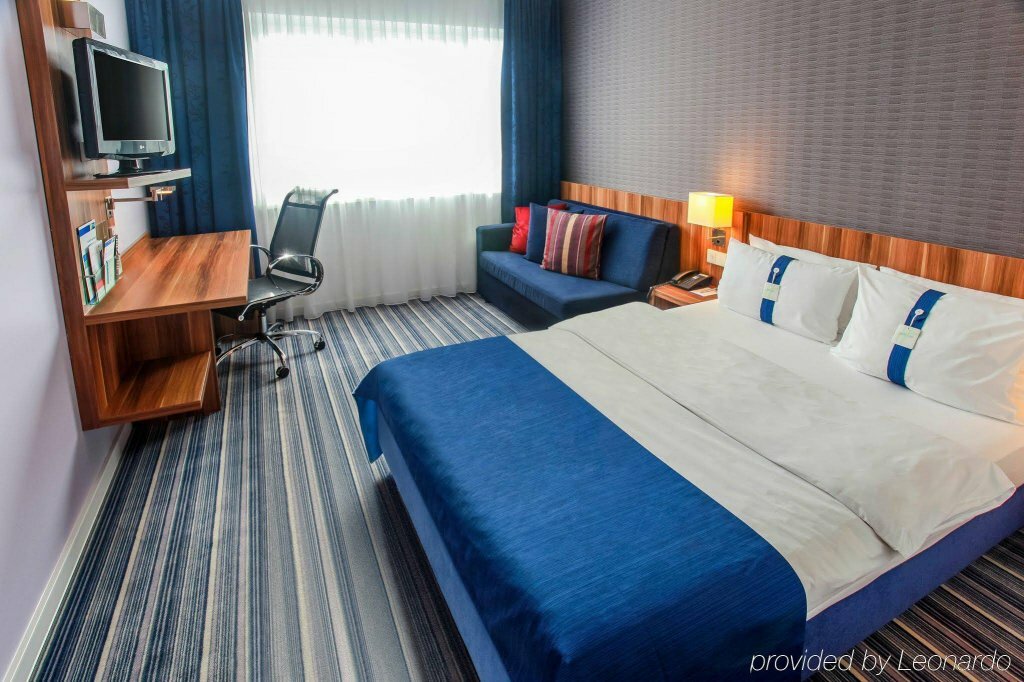 Фото Holiday Inn Express Bremen Airport, an Ihg Hotel