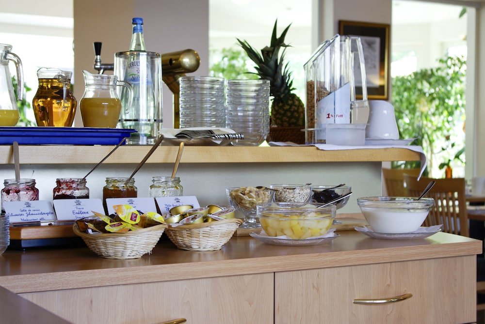 Фото Airport Businesshotel Koeln