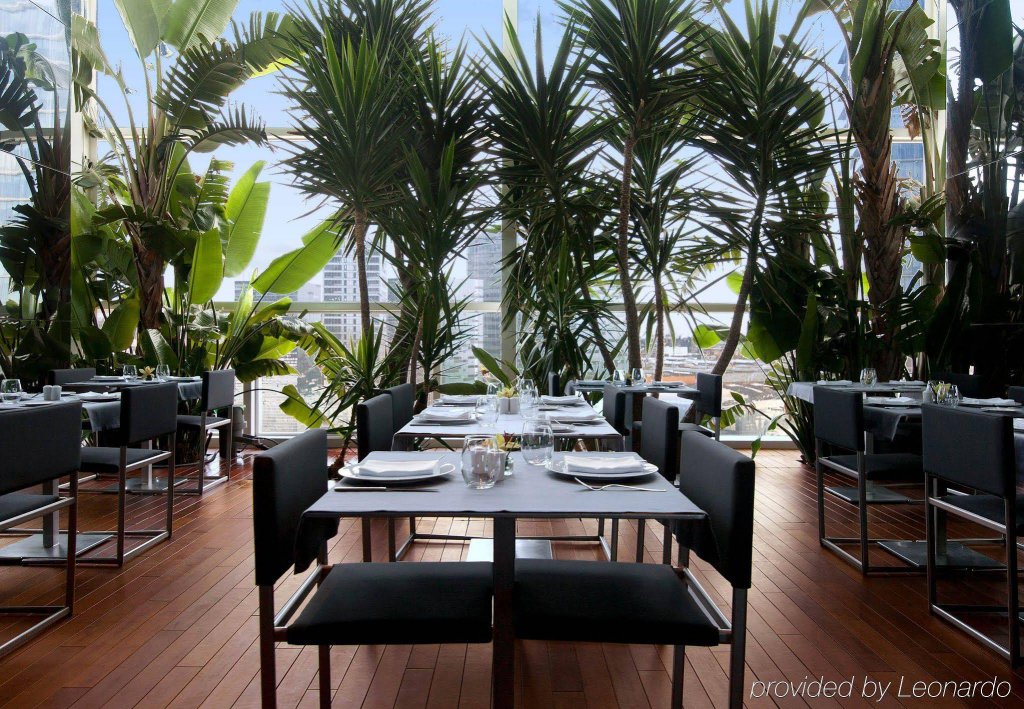 Фото Renaissance Barcelona Fira Hotel