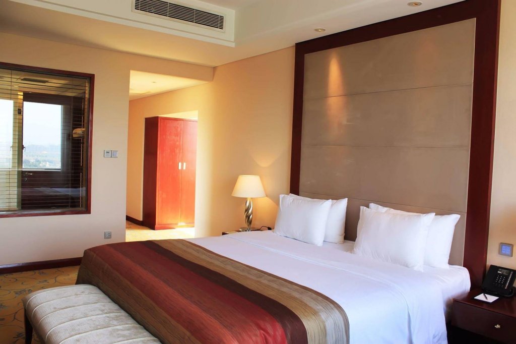 Фото Howard Johnson Tropical Garden Plaza Kunming