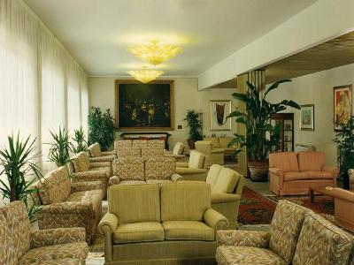 Фото Garden Hotel