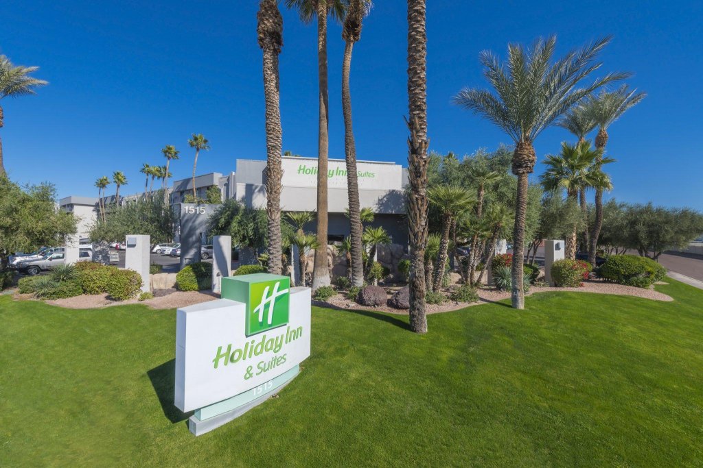 Фото Holiday Inn & Suites Phoenix Airport North, an Ihg Hotel
