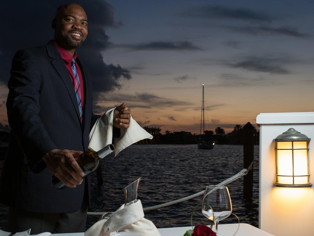 Фото The Pillars Hotel & Club