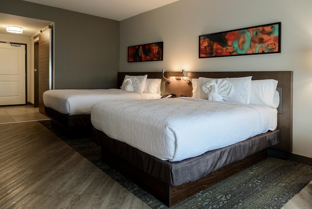 Фото Hilton Garden Inn Louisville Mall of St. Matthews