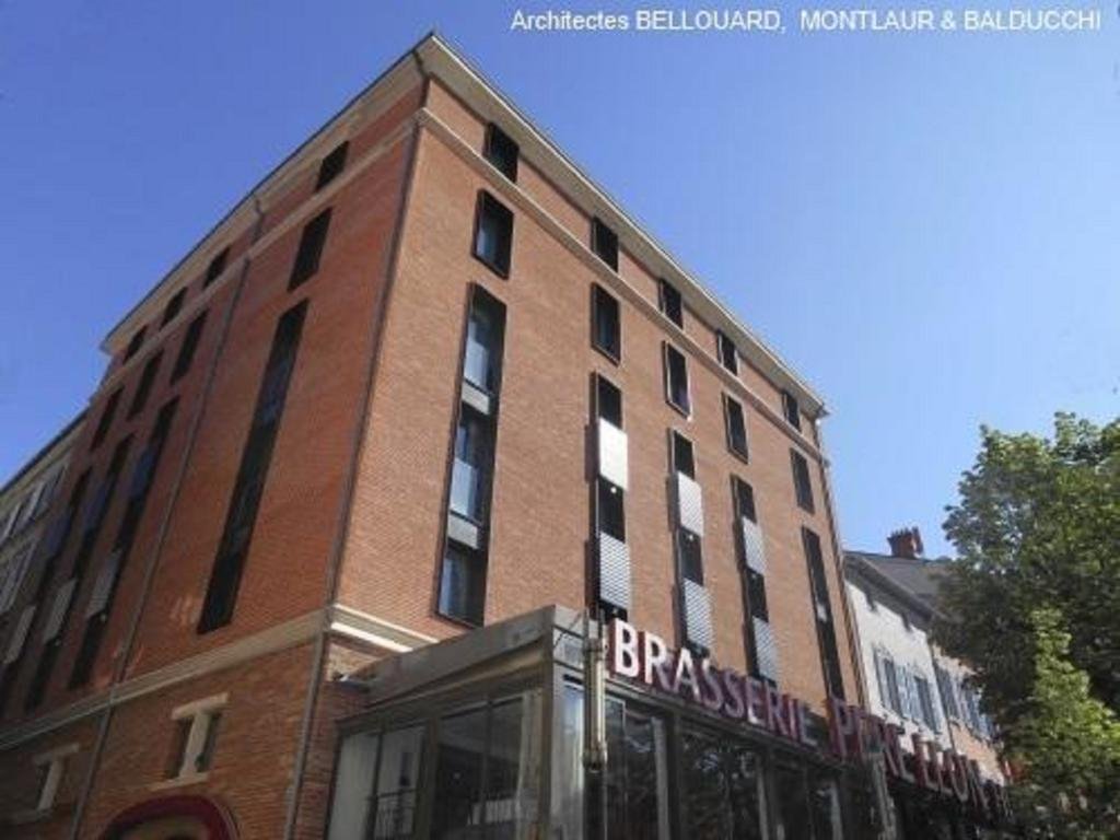 Фото Le Pere Leon Hotel