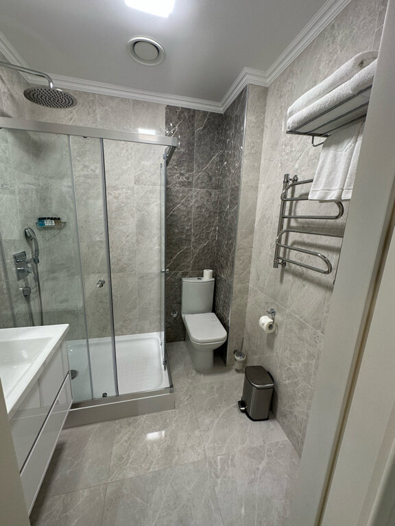 Фото Zarafshon Parkside Hotel