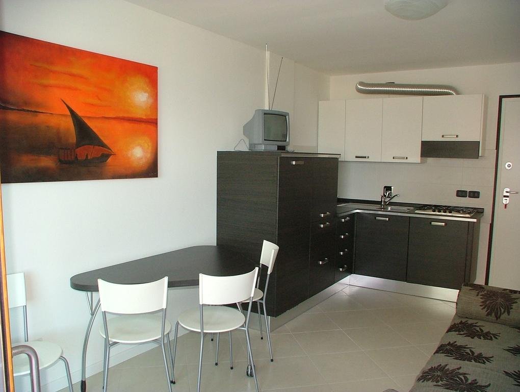 Фото Aparthotel Capitol