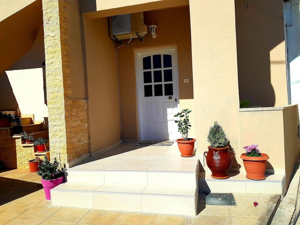 Фото Emmanouil Airport Beach Apartment