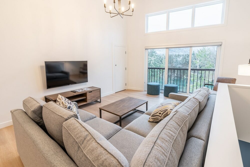 Фото Basecamp Resorts Revelstoke