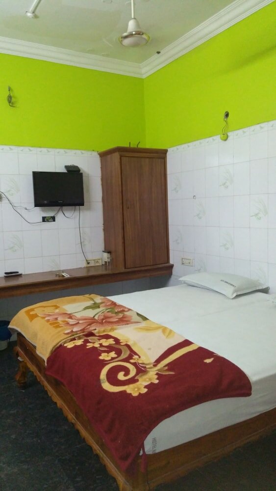 Фото Iroomz Nama Residency