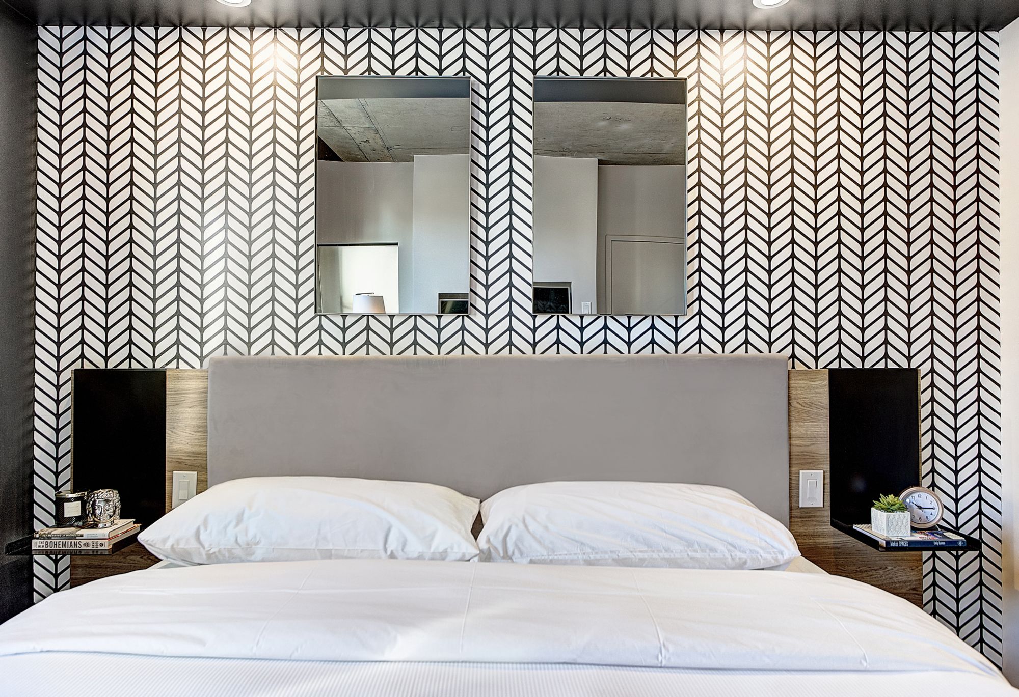 Фото Pierce Boutique Apartments