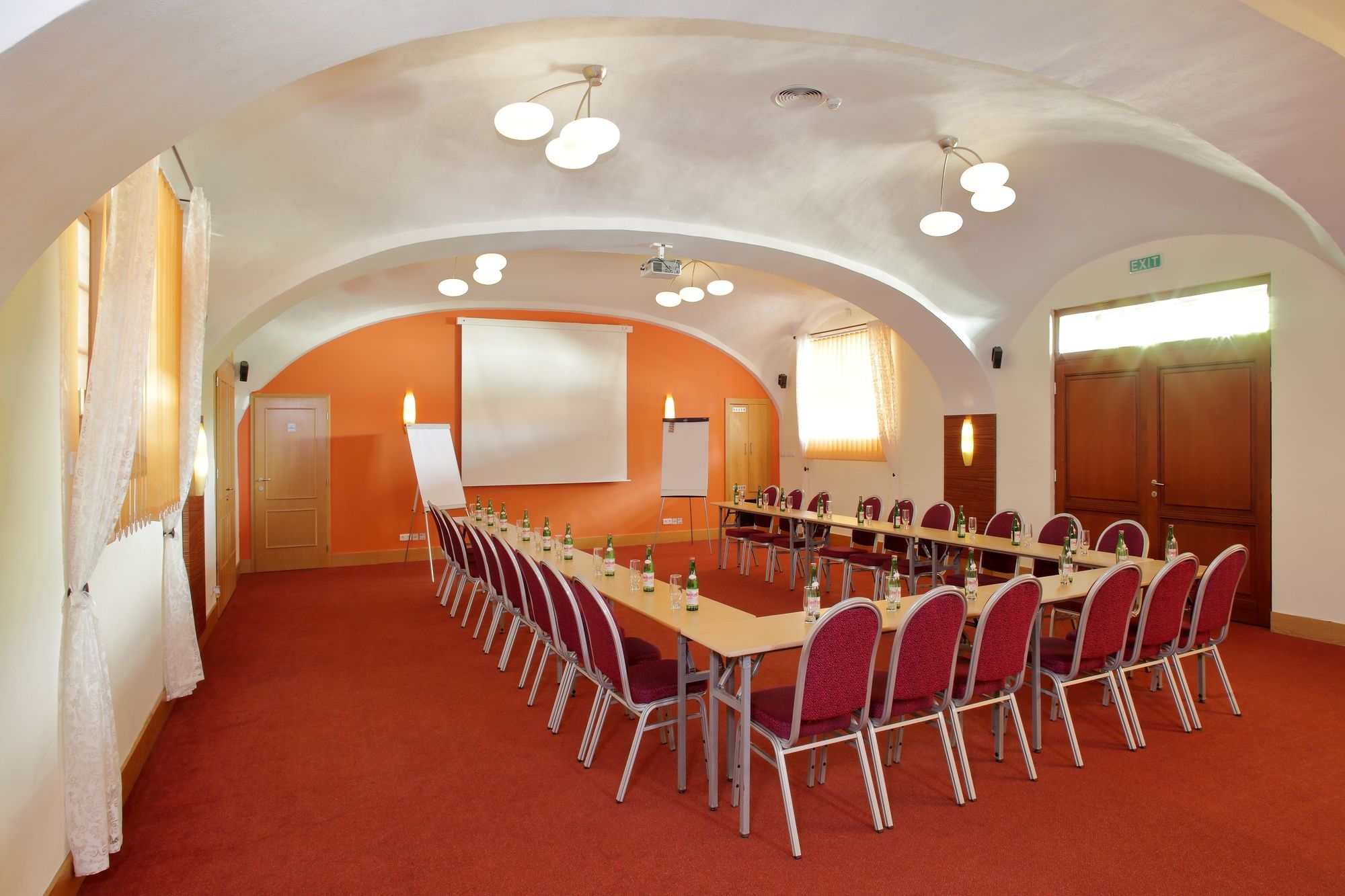 Фото Hotel Chvalska Tvrz