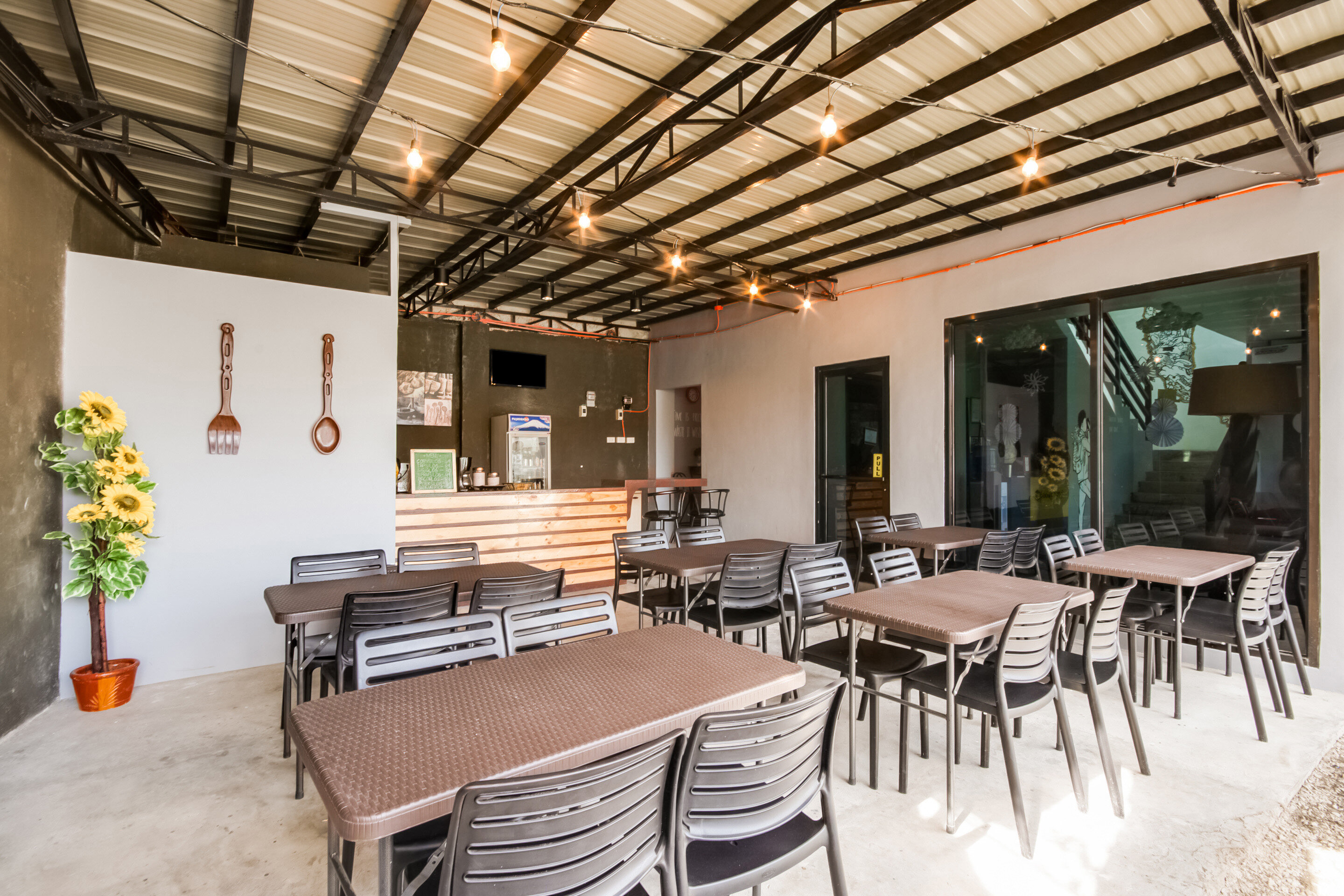 Фото Super Oyo 495 The Pocket Hotel