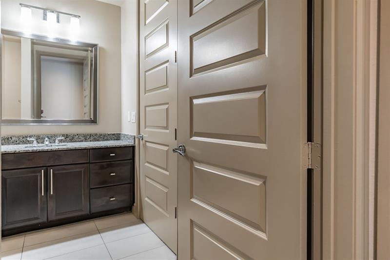 Фото The Luxury Suites of Houston