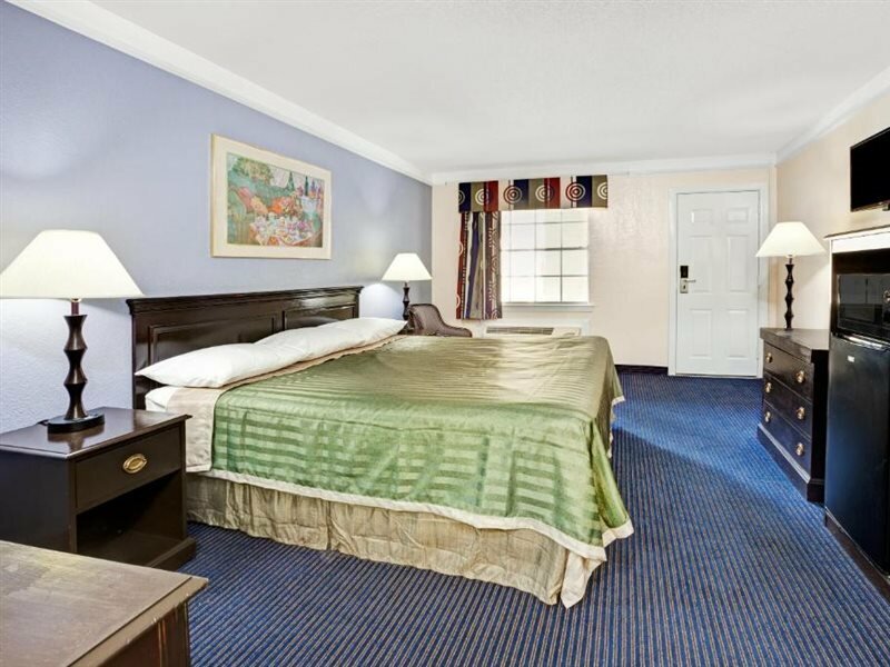 Фото Travelodge by Wyndham North Richland Hills/Dallas/Ft Worth