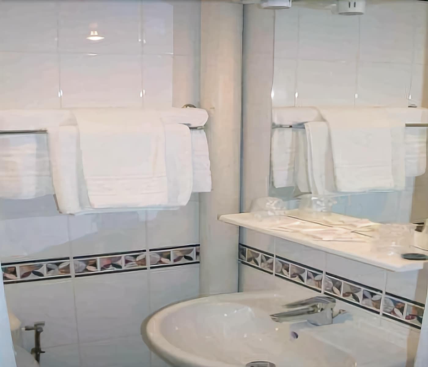 Фото Hôtel Le Home Saint Louis