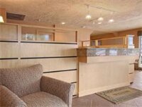 Фото Days Inn & Suites by Wyndham Spokane