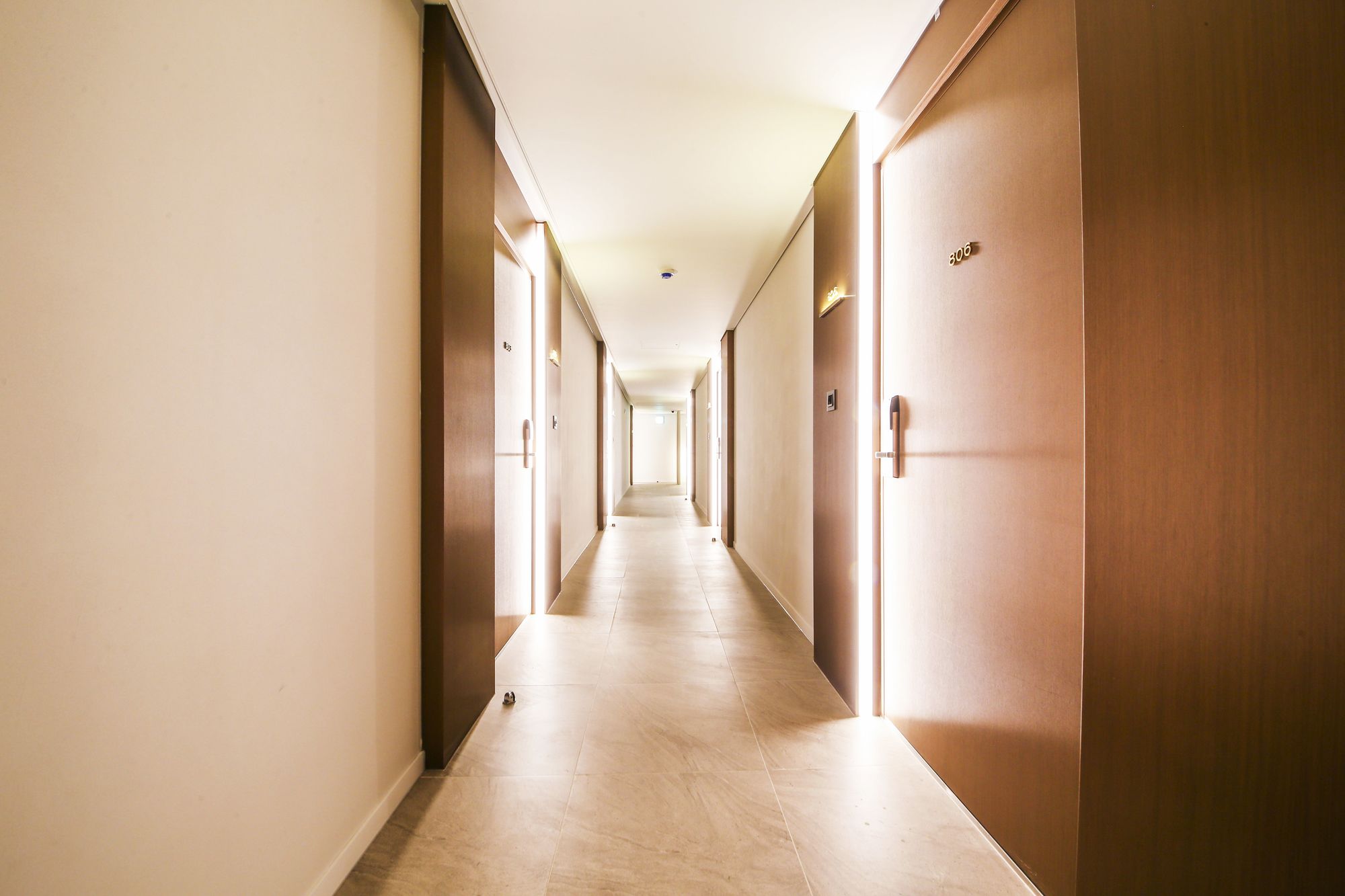 Фото Hotel Londoner Yongwon