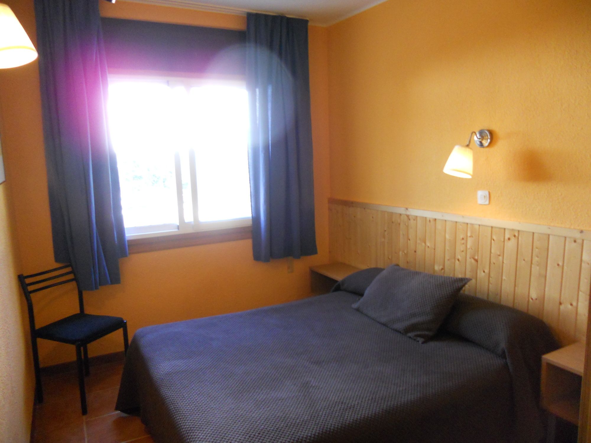 Фото Hostal El Callejon