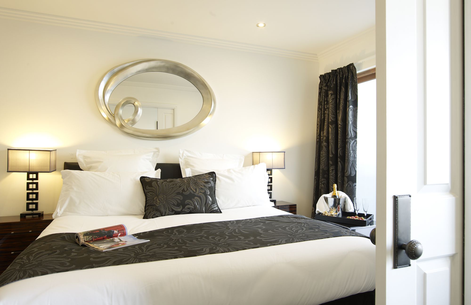 Фото Strozzi Palace Suites by Mansley