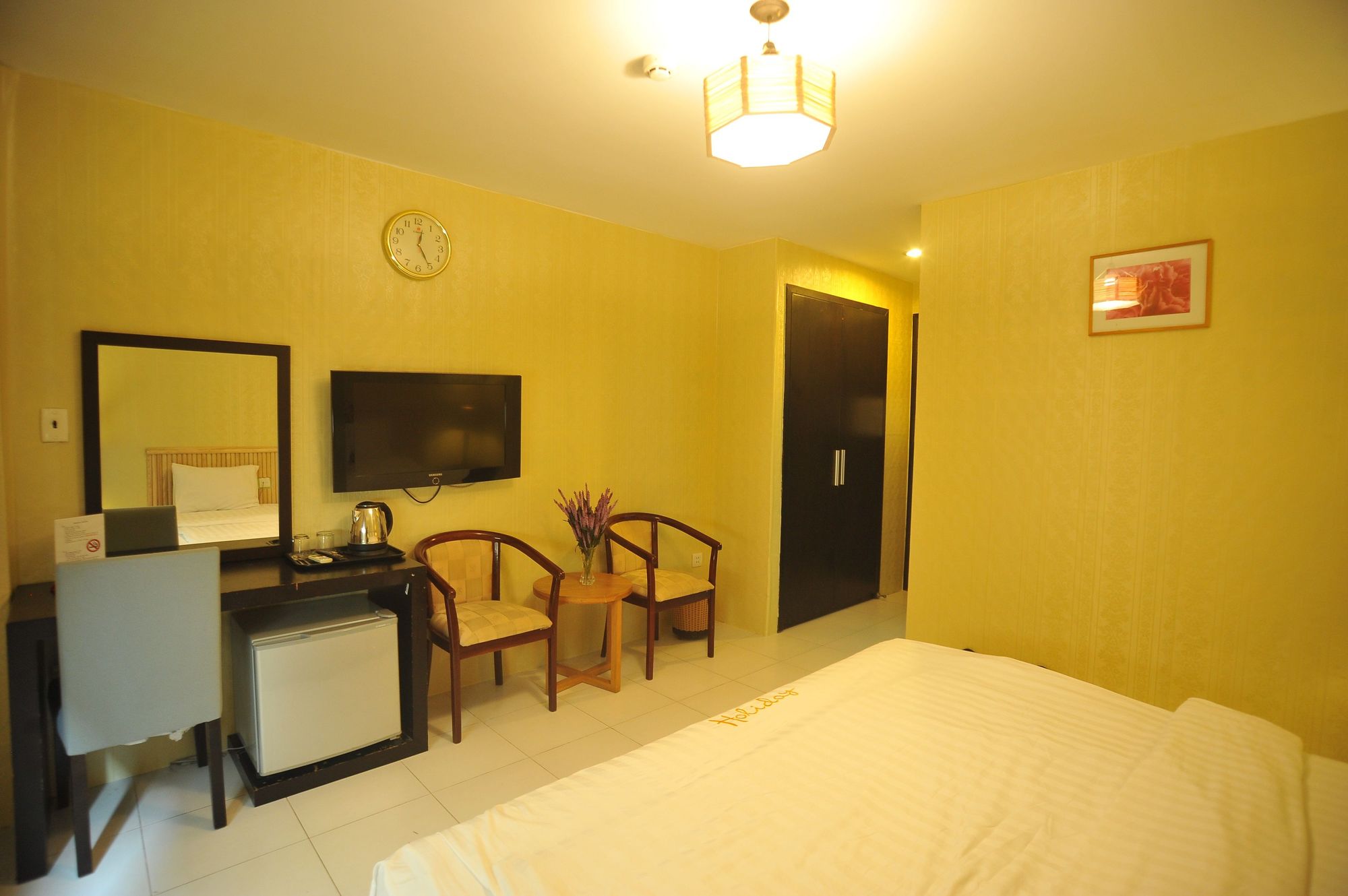 Фото Holiday Hotel