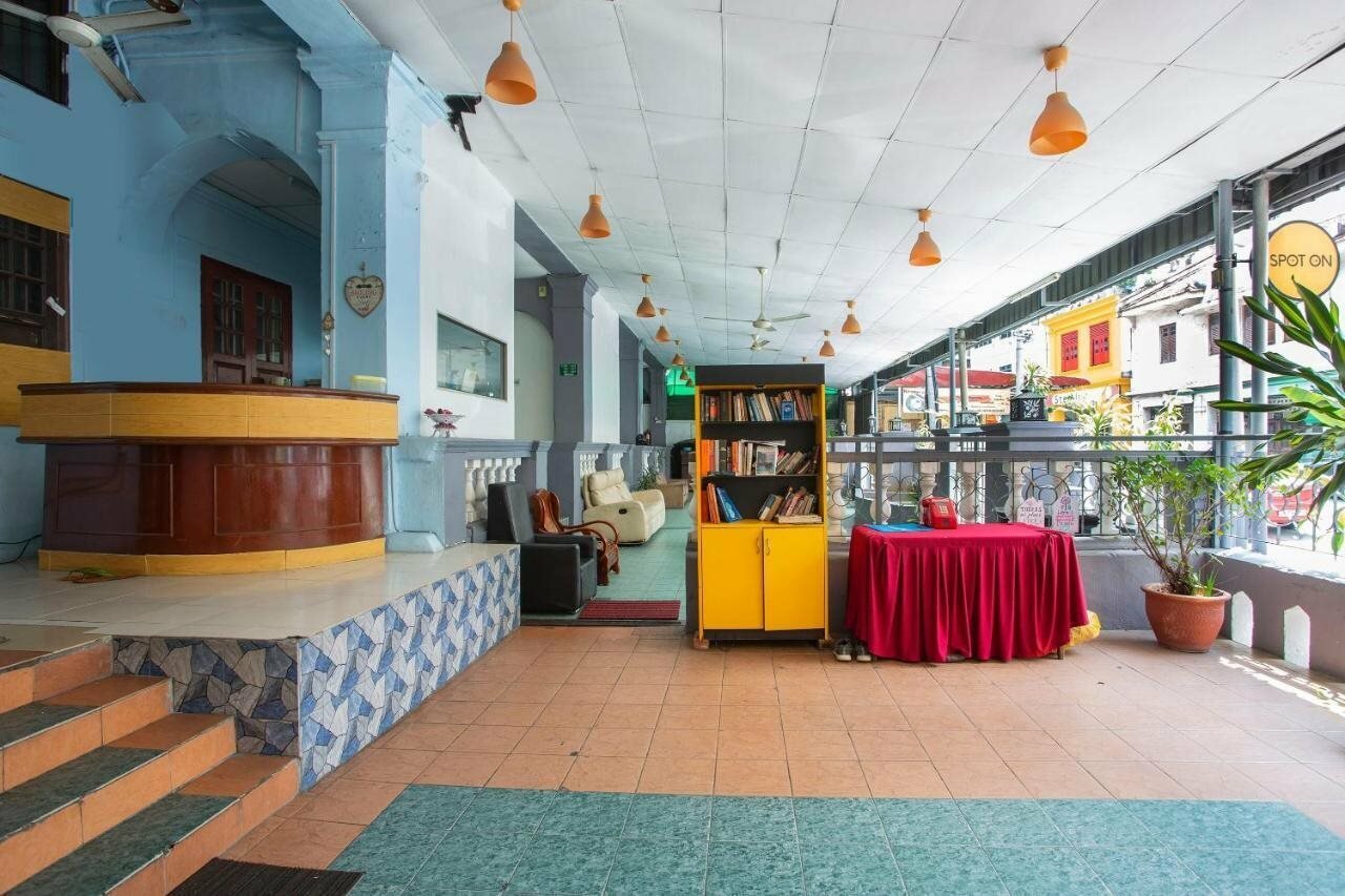 Фото Spot On 90137 Casavilla Hotel Pudu