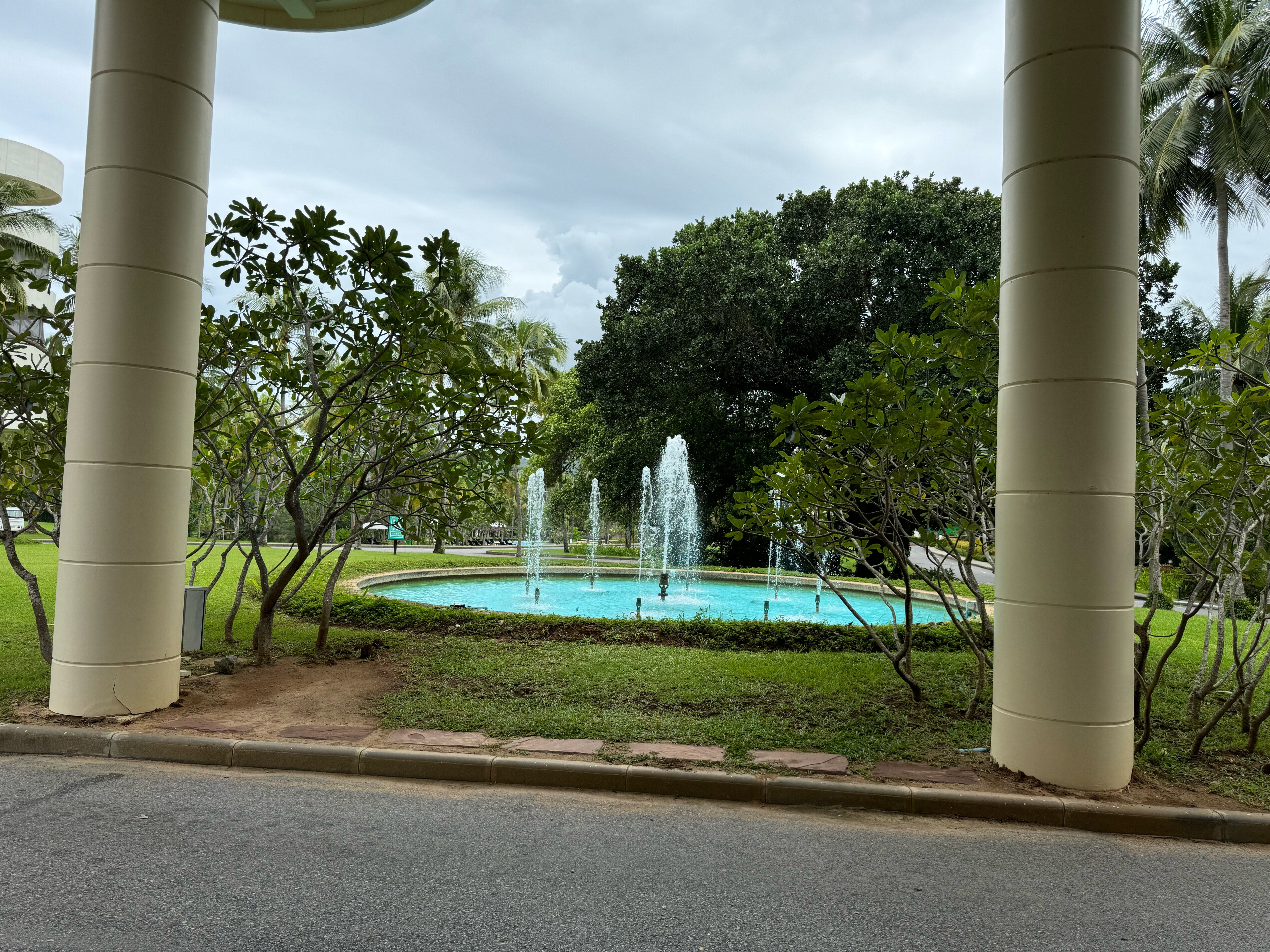 Фото Pullman Phuket Karon Beach Resort