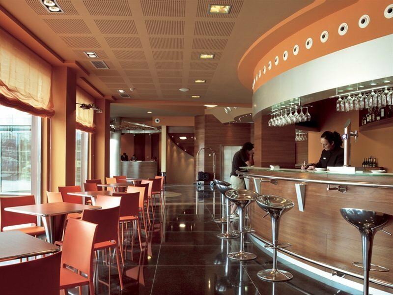 Фото Hotel Silken Ciudad Gijon