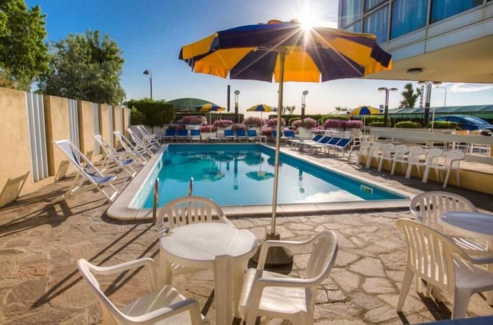 Фото Hotel Tilmar