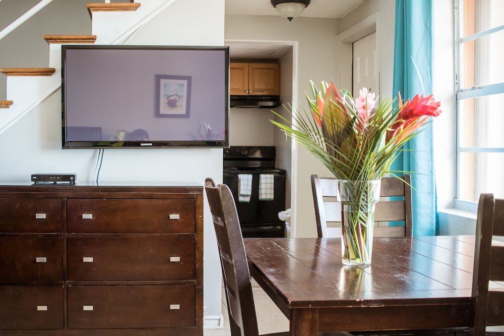 Фото Riptide Oceanfront Hotel