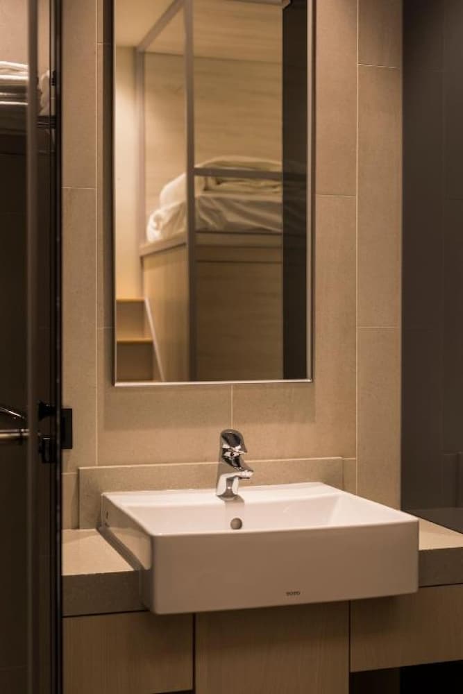 Фото Meander 1948 Hostel - Taipei Main Station