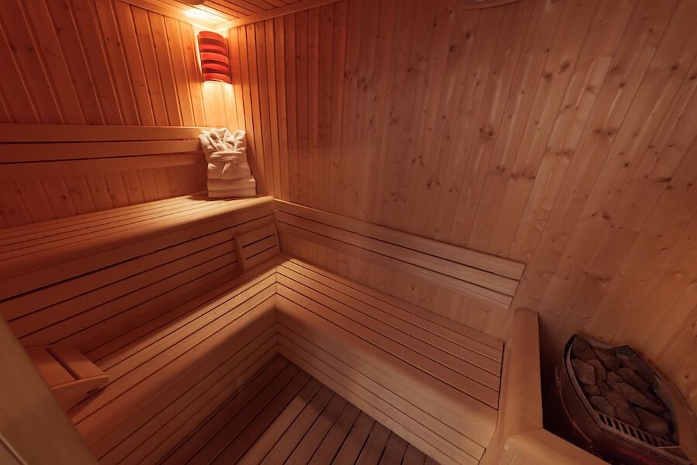 Фото Hotel Paradis Cluj Napoca