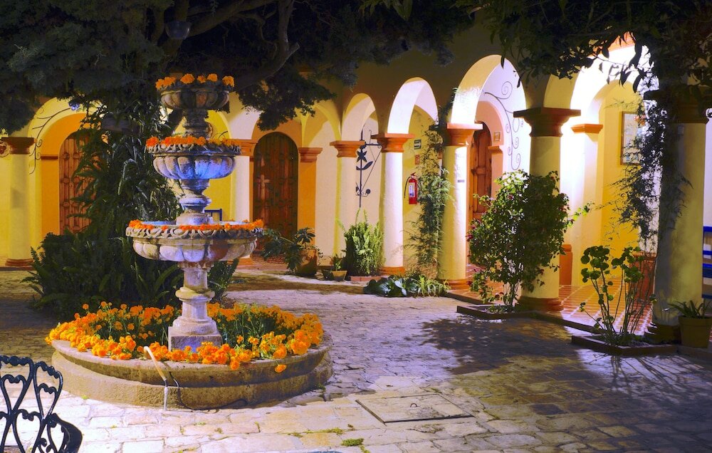 Фото Capital O Hotel Rincon Del Arco