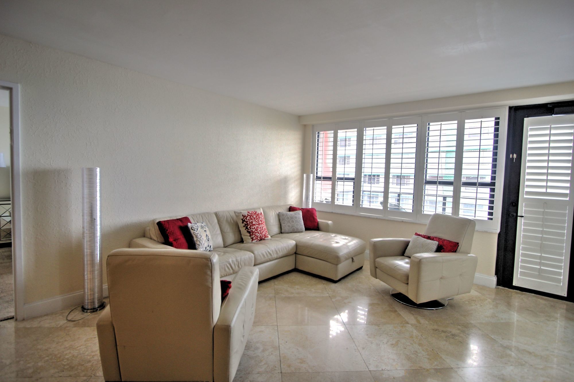 Фото Private Apartments by Vacations On Miami Beach