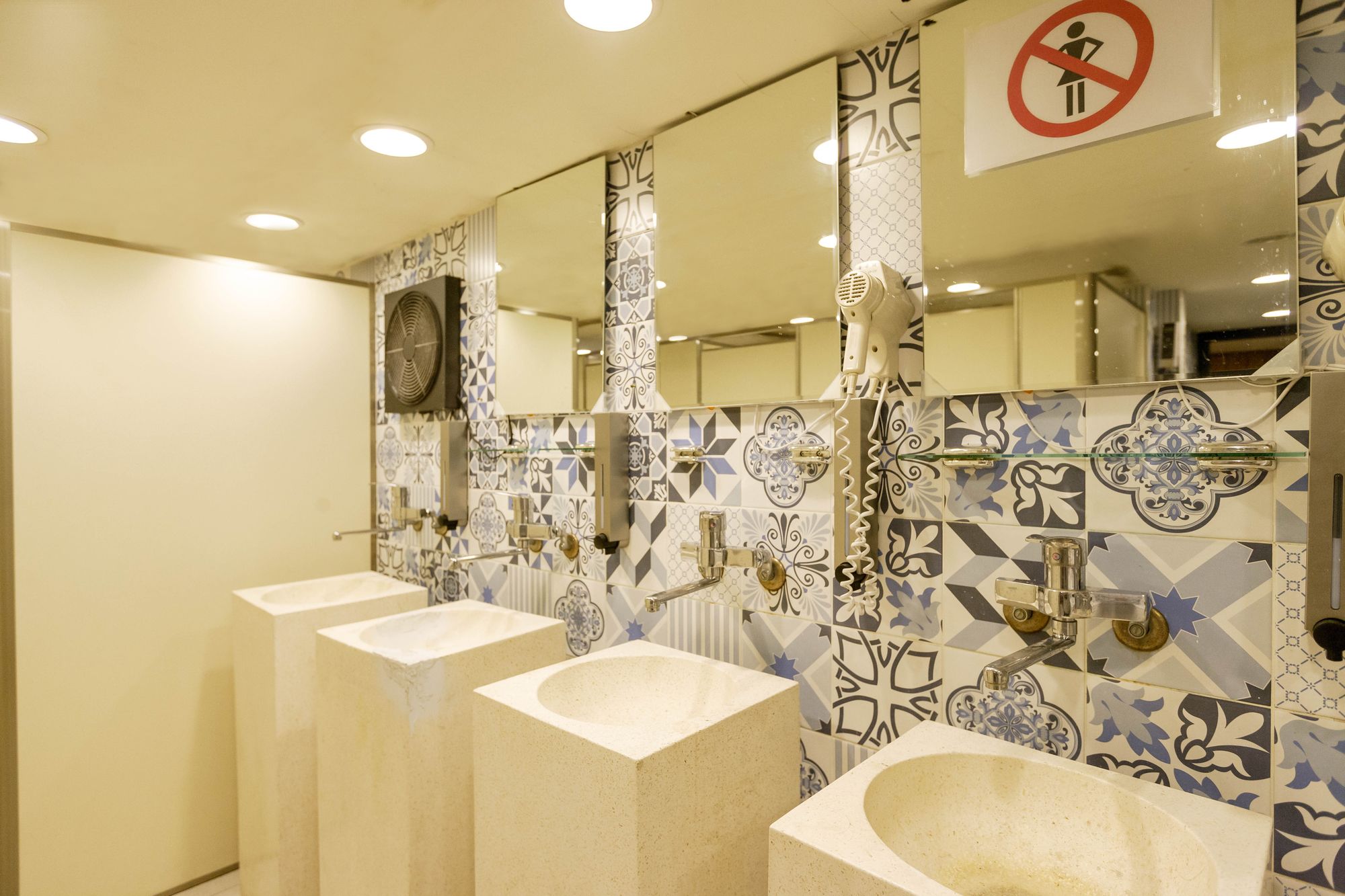 Фото Angels' Hostel -Taipei Ximen