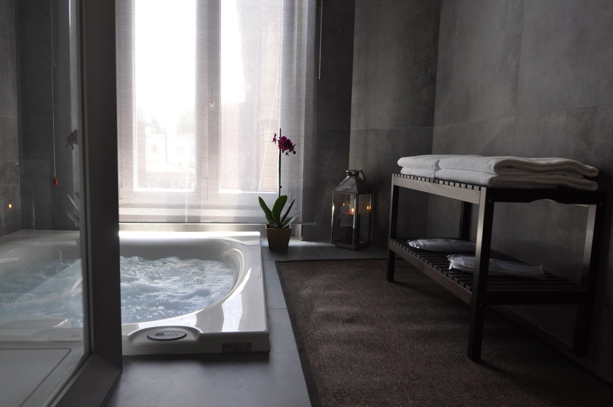 Фото Place 24 Suites & Wellness