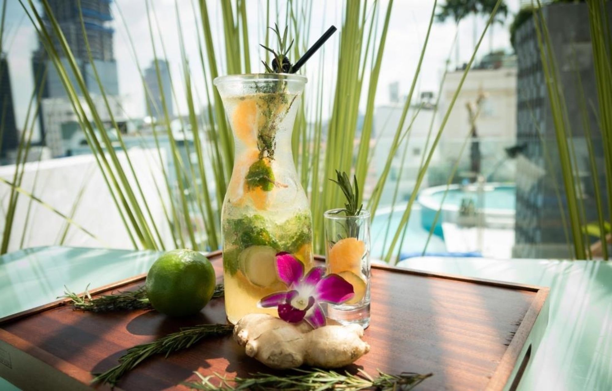 Фото California Saigon Hotel & Rooftop Pool