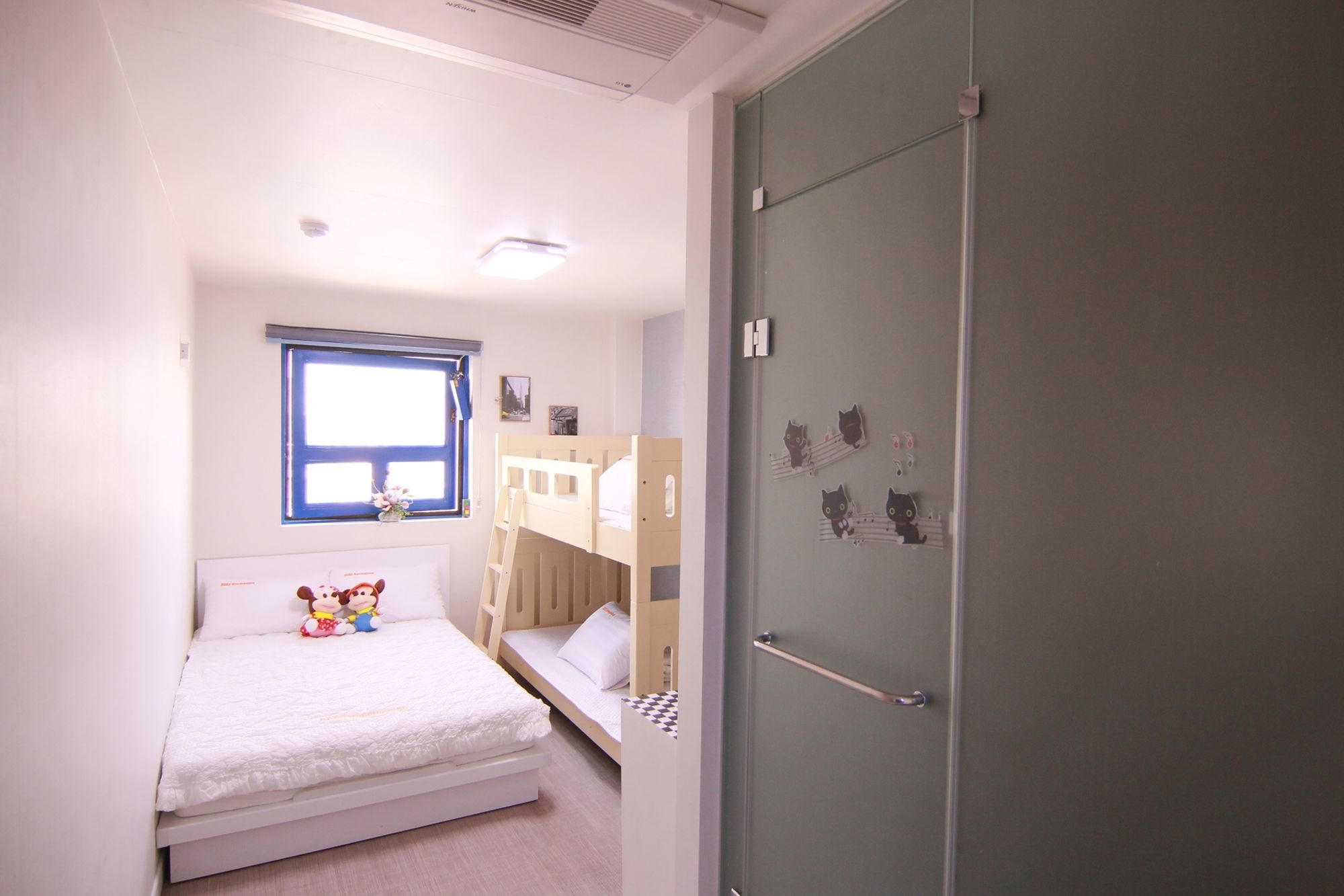 Фото Road House Myeongdong