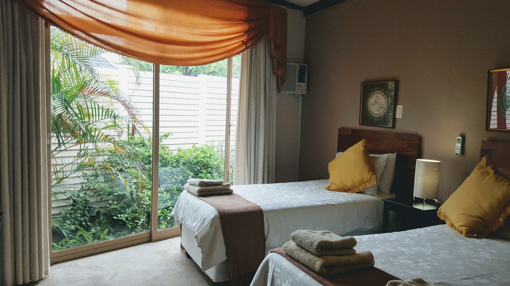 Фото Rest a While Guest House