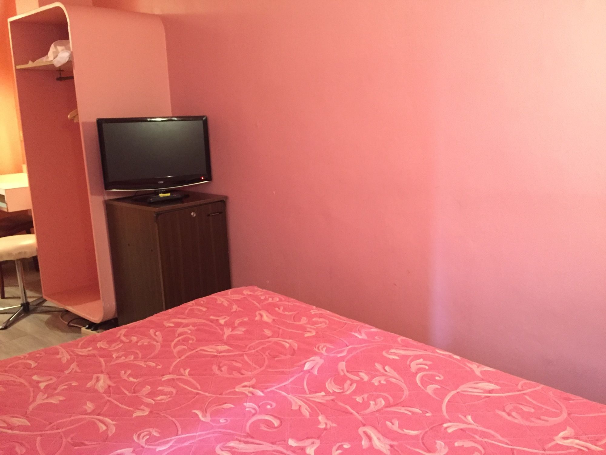 Фото Hôtel des Pyrénées