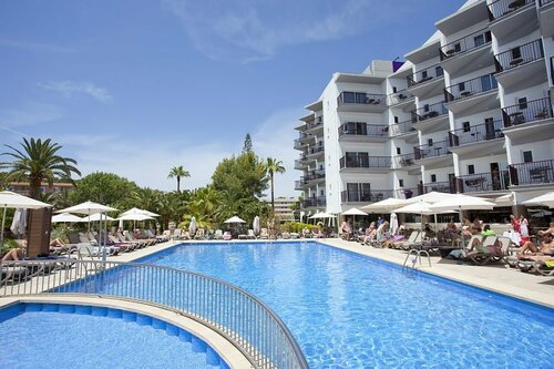 Гостиница Fergus Bermudas в Магалуфе