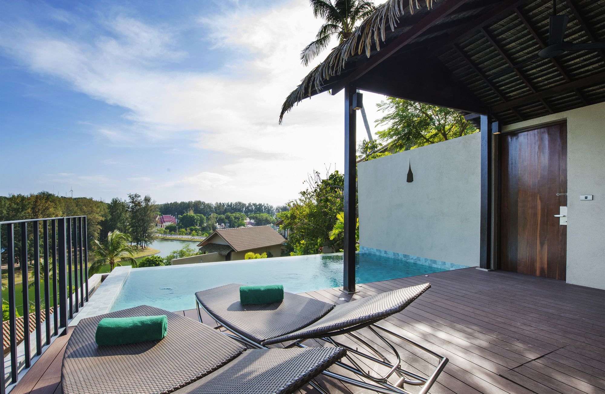 Фото Sunsuri Villas