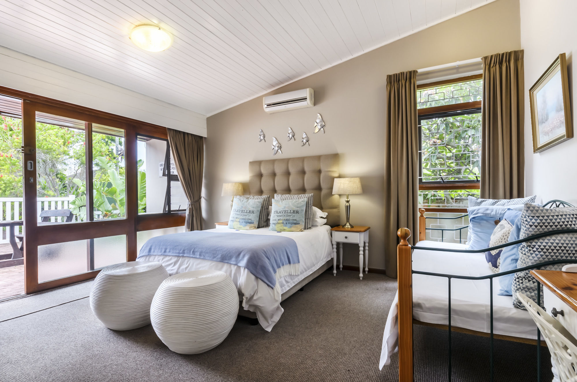 Фото Admiral's Lodge Guest House B & B