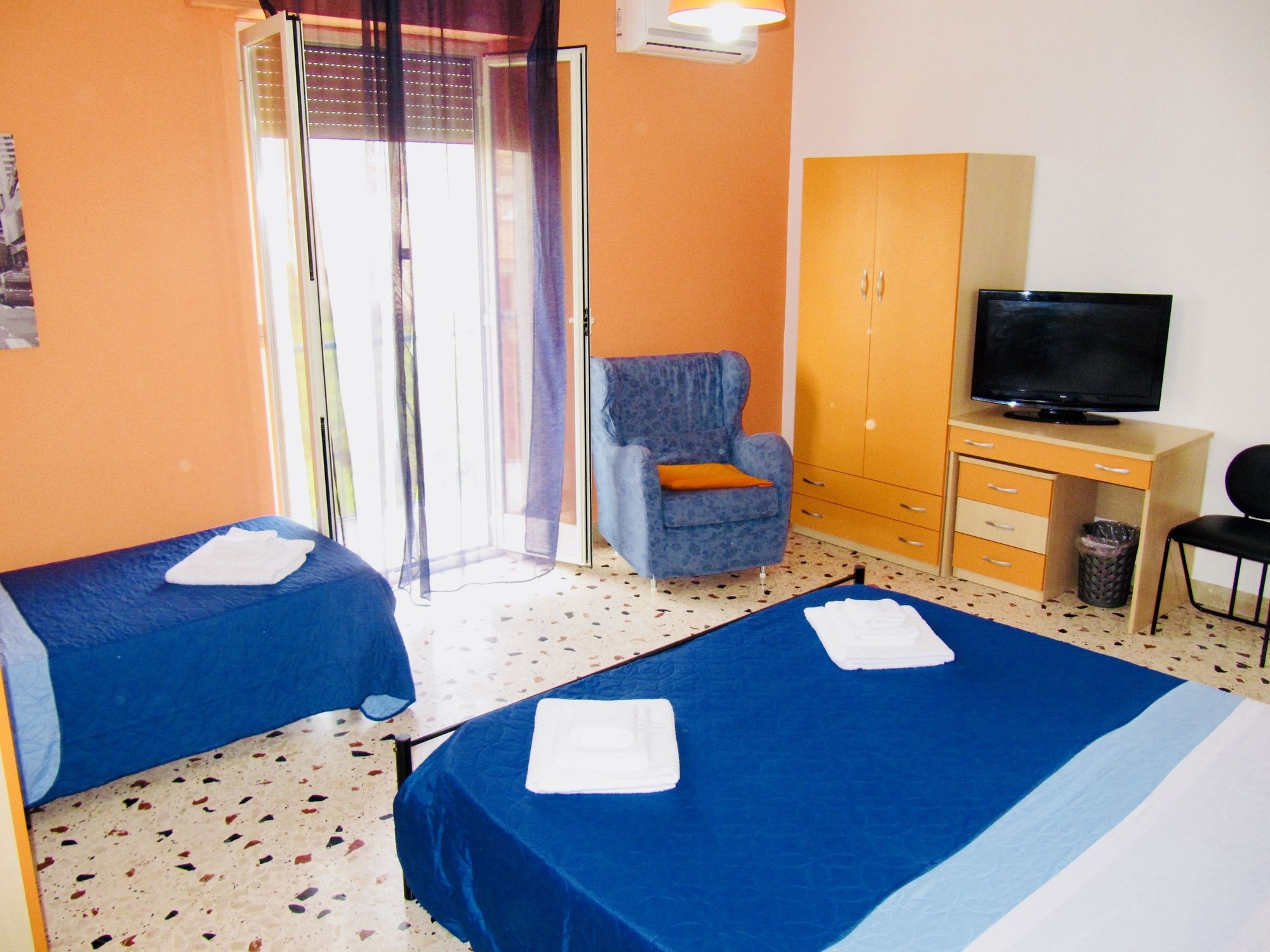 Фото Ri. Mo's Rent Room